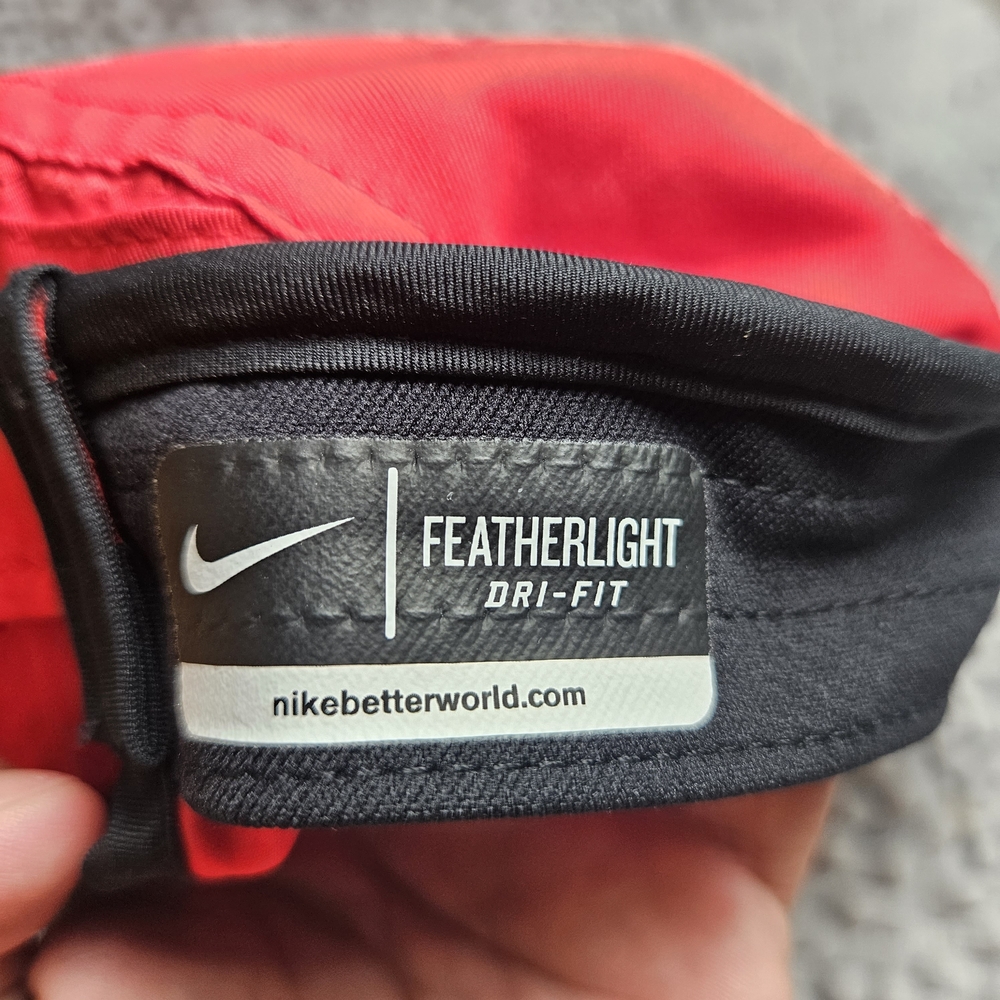 Nike Featherlight Dri-FIT Running Cap Red Black - Picture 4 of 6